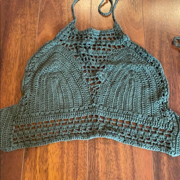 🥶 3 for $20!! 🥶 Embroidered Halter - Picture 2 of 4